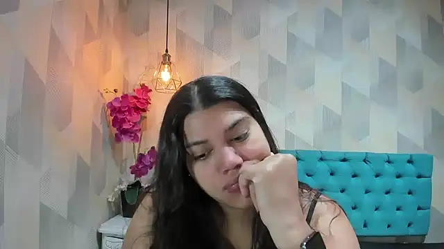 LindaBreeS online show from June 1, 2026, 1:46 pm