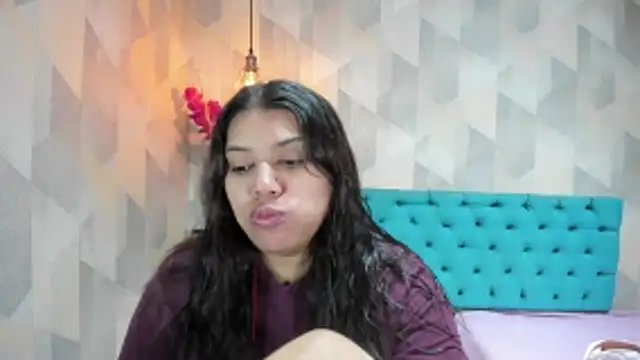 LindaBreeS online show from June 4, 2026, 1:39 pm