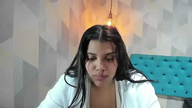 LindaBreeS online show from June 7, 2026, 6:22 pm