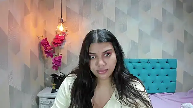 LindaBreeS online show from June 26, 2026, 1:15 pm