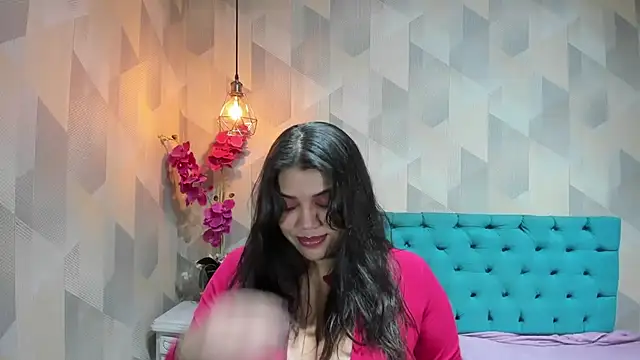 LindaBreeS online show from June 27, 2026, 2:12 pm