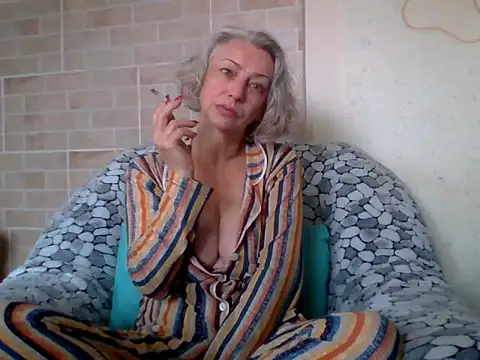 Snapshot of Lorie_Carrie chatting on July 11, 2026, 8:39 am Lorie Carrie online show from July 11, 2026, 8:39 am