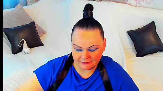 MilanaBiegert online show from December 31, 2024, 12:25 pm