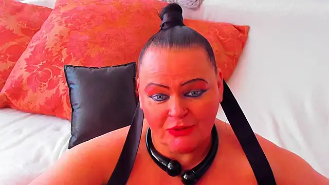 MilanaBiegert online show from March 21, 2025, 1:01 pm