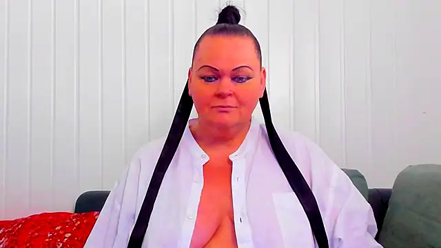 Snapshot of MilanaBiegert chatting on February 19, 2026, 10:11 am MilanaBiegert online show from February 19, 2026, 10:11 am