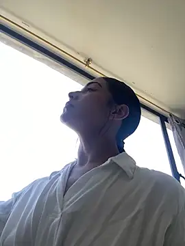 Nikothyna online show from April 22, 2026, 5:03 pm