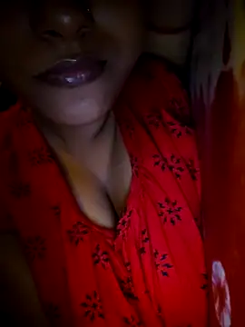 Snapshot of sexyindi_couple chatting on May 2, 2026, 8:14 pm sexyindi couple online show from May 2, 2026, 8:14 pm