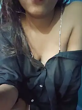 Snapshot of sexyindi_couple chatting on July 2, 2026, 7:47 am sexyindi couple online show from July 2, 2026, 7:47 am