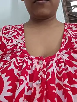 Snapshot of sexyindi_couple chatting on July 9, 2026, 7:01 am sexyindi couple online show from July 9, 2026, 7:01 am