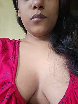 Snapshot of sexyindi_couple chatting on July 12, 2026, 4:36 am sexyindi couple online show from July 12, 2026, 4:36 am