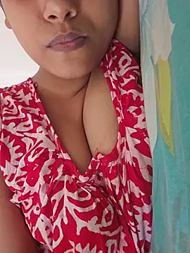 Snapshot of sexyindi_couple chatting on July 14, 2026, 9:47 am sexyindi couple online show from July 14, 2026, 9:47 am