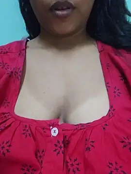 Snapshot of sexyindi_couple chatting on July 22, 2026, 7:33 am sexyindi couple online show from July 22, 2026, 7:33 am