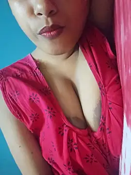 Snapshot of sexyindi_couple chatting on July 26, 2026, 7:59 am sexyindi couple online show from July 26, 2026, 7:59 am