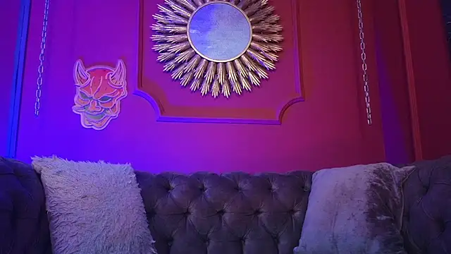 Julieta Russell online show from February 7, 2026, 12:09 pm