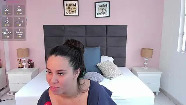 MadisonJenner online show from December 15, 2025, 1:37 pm