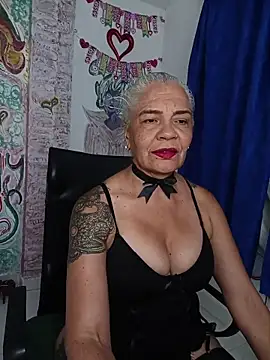 freyadevil333 online show from February 20, 2026, 5:26 am