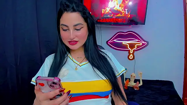 sunshine uwu22 online show from April 14, 2026, 5:41 pm