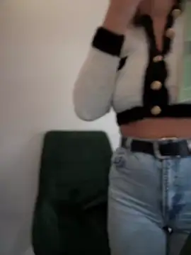 HotXMom online show from January 22, 2025, 4:44 am