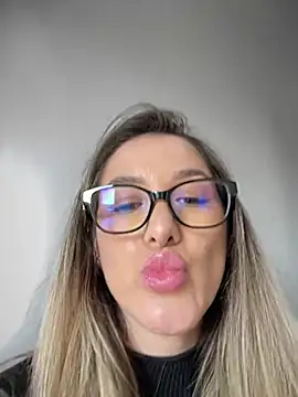 HotXMom online show from January 28, 2025, 4:18 am