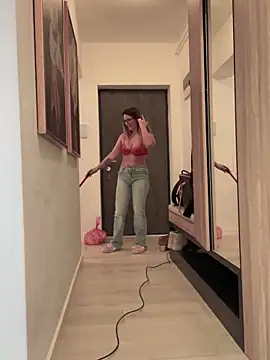 HotXMom online show from February 6, 2025, 11:10 am