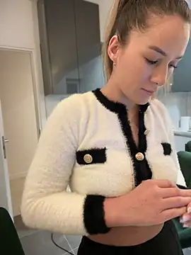 HotXMom online show from February 8, 2025, 4:36 am