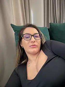 HotXMom online show from February 18, 2025, 11:11 am