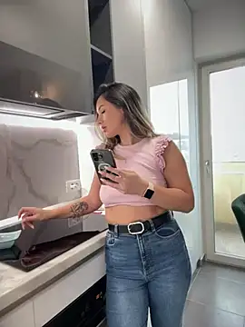 HotXMom online show from March 17, 2025, 7:24 am