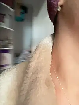 Snapshot of HotXMom chatting on February 19, 2026, 7:48 am HotXMom online show from February 19, 2026, 7:48 am