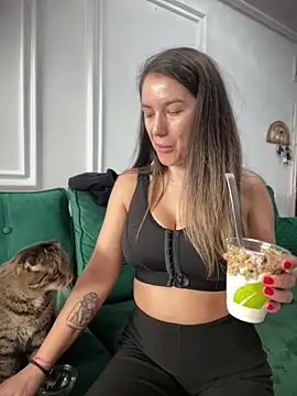 Snapshot of HotXMom chatting on March 3, 2026, 7:25 am HotXMom online show from March 3, 2026, 7:25 am