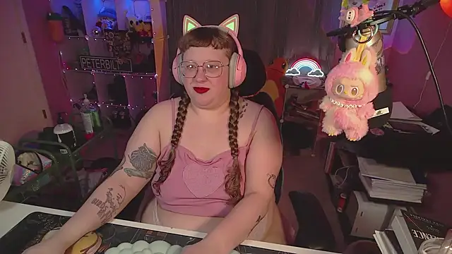 Snapshot of FatVeronica chatting on March 30, 2026, 5:25 pm FatVeronica online show from March 30, 2026, 5:25 pm