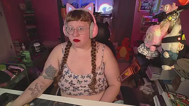 Snapshot of FatVeronica chatting on April 27, 2026, 12:03 pm FatVeronica online show from April 27, 2026, 12:03 pm