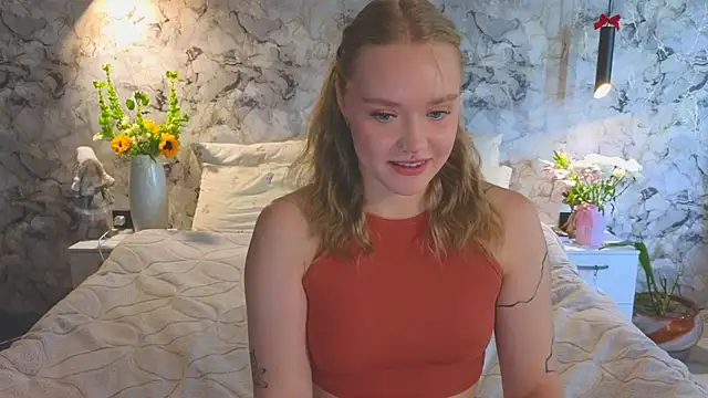 Snapshot of Aurora_Golden1 chatting on July 12, 2026, 6:15 am Aurora Golden1 online show from July 12, 2026, 6:15 am