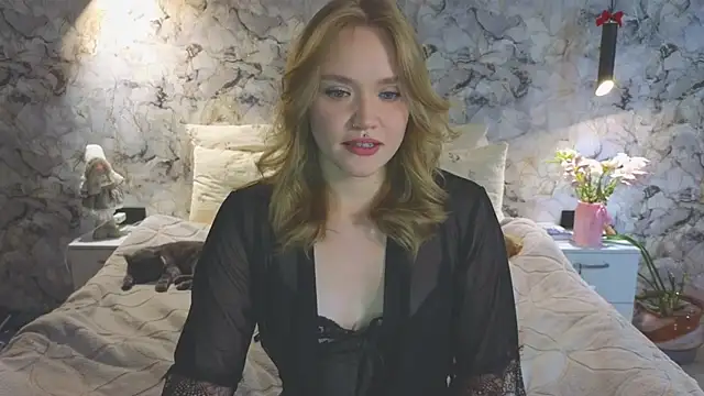 Snapshot of Aurora_Golden1 chatting on July 18, 2026, 7:12 am Aurora Golden1 online show from July 18, 2026, 7:12 am