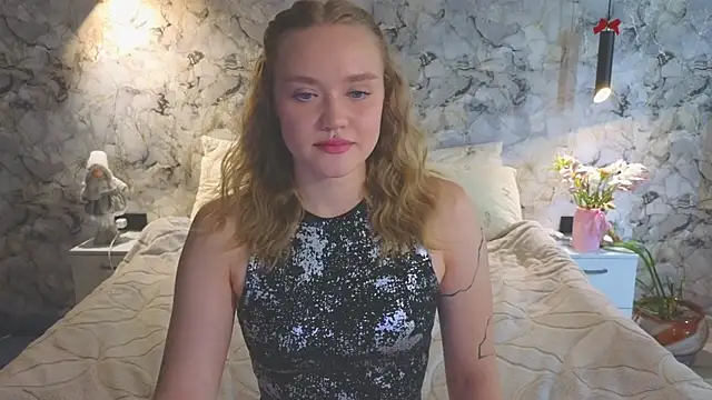 Snapshot of Aurora_Golden1 chatting on July 19, 2026, 5:22 am Aurora Golden1 online show from July 19, 2026, 5:22 am