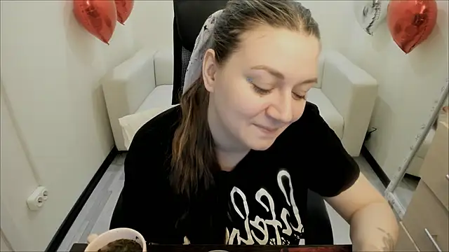 Snapshot of AlisaBacker chatting on February 12, 2025, 7:45 pm AlisaBacker online show from February 12, 2025, 7:45 pm