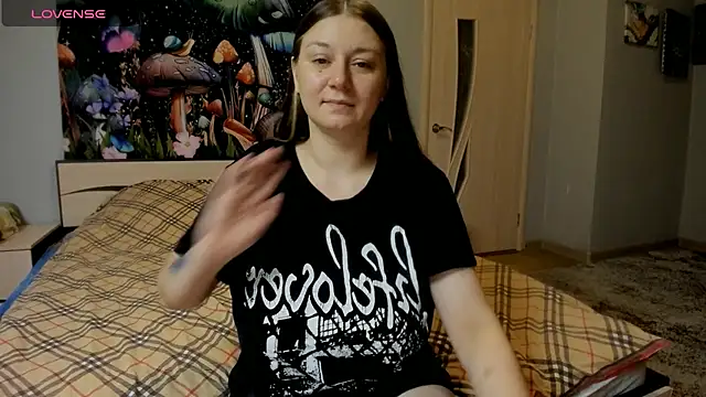 Snapshot of AlisaBacker chatting on October 5, 2025, 3:21 pm AlisaBacker online show from October 5, 2025, 3:21 pm