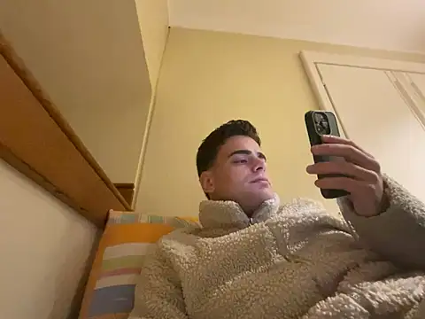 Snapshot of cubalibre02 chatting on November 27, 2025, 9:17 pm cubalibre02 online show from November 27, 2025, 9:17 pm