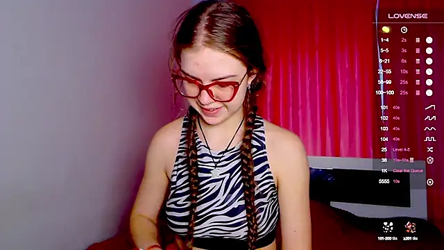 Snapshot of Sarah_HS chatting on January 15, 2025, 10:49 am Sarah HS online show from January 15, 2025, 10:49 am