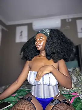 Candy-Heart online show from February 13, 2026, 7:37 am