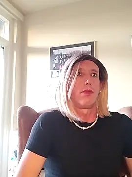 AlexiaXXL online show from April 19, 2026, 4:56 am