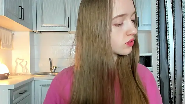 leslie my lovee online show from November 7, 2025, 10:15 am