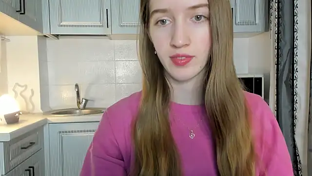 leslie my lovee online show from December 2, 2025, 4:24 pm