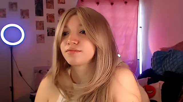 AllyDonfort online show from April 17, 2026, 9:07 pm