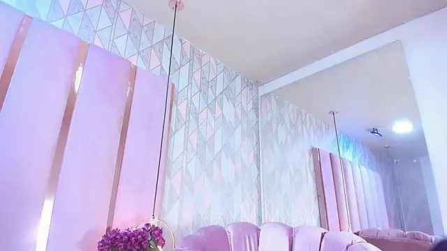 Snapshot of AlinaSweett chatting on January 11, 2025, 10:51 pm AlinaSweett online show from January 11, 2025, 10:51 pm