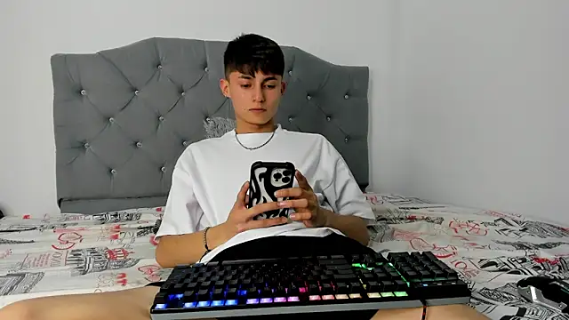 Snapshot of benavides_anthony chatting on December 7, 2024, 6:43 am benavides anthony online show from December 7, 2024, 6:43 am