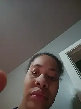 Snapshot of Su_Duarte_1 chatting on July 5, 2026, 3:13 am Su Duarte 1 online show from July 5, 2026, 3:13 am