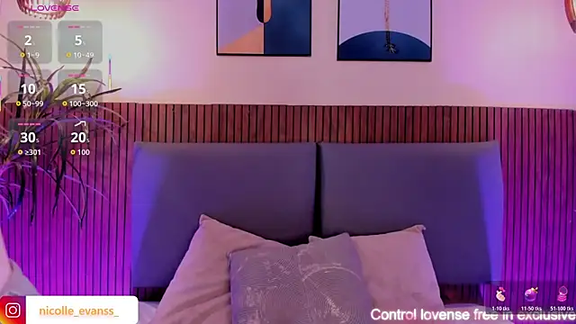 NicolleeEvanss online show from February 26, 2026, 11:31 am