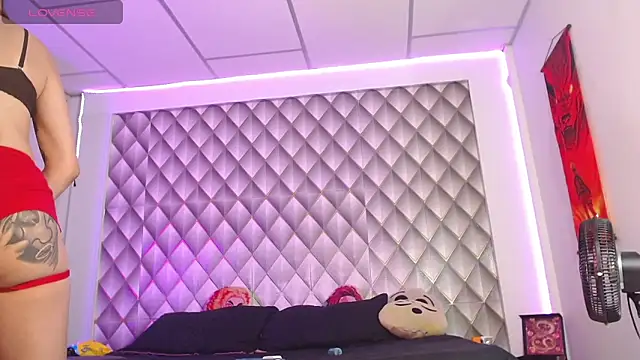 Snapshot of CoupleSwingerLatin chatting on February 14, 2026, 4:42 am CoupleSwingerLatin online show from February 14, 2026, 4:42 am