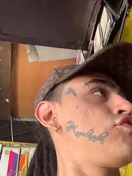 Snapshot of JovenDesobediente chatting on September 9, 2025, 7:35 pm JovenDesobediente online show from September 9, 2025, 7:35 pm