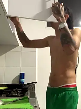 Snapshot of JovenDesobediente chatting on September 16, 2025, 3:18 am JovenDesobediente online show from September 16, 2025, 3:18 am